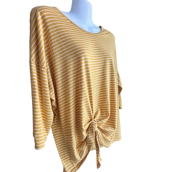 Perceptions Yellow and White Striped Front Side Knot 3/4 length T-Shirt Size L - Picture 5 of 7